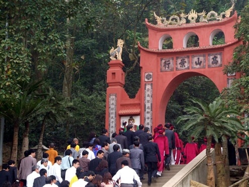 Commemorating the Hung Kings’ death anniversary
